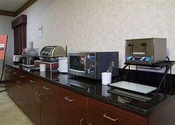 COMFORT INN LENOIR CITY0