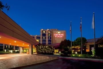 CROWNE PLAZA0