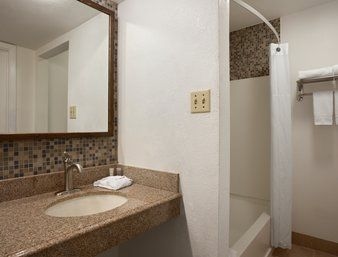 SUPER 8 AUSTIN DOWNTOWN/CAPITO4