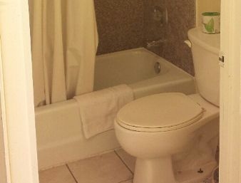 KNIGHTS INN BAY CITY1