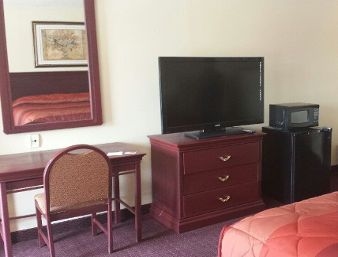 KNIGHTS INN BAY CITY4