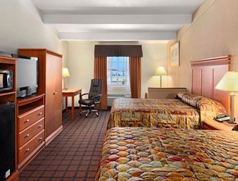 RAMADA BEAUMONT4