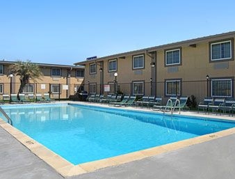 RAMADA BEAUMONT2