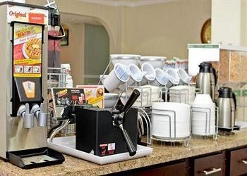 COMFORT INN CORSICANA4