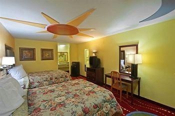 AMERICAS BEST VALUE INN & SUITES-CONROE/SHENANDOAH1