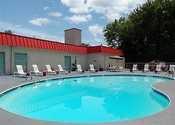 ECONO LODGE FREDERICKSBURG3