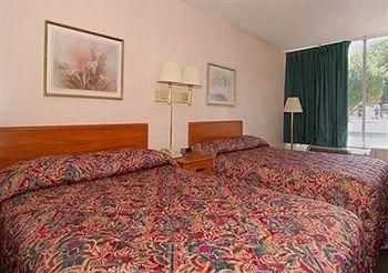 ECONO LODGE FREDERICKSBURG1