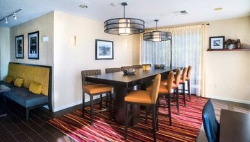 HAMPTON INN ON THE LAKE4