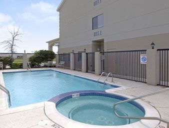 Super 8 Pasadena Tx1