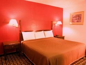 KNIGHTS INN SLATON4