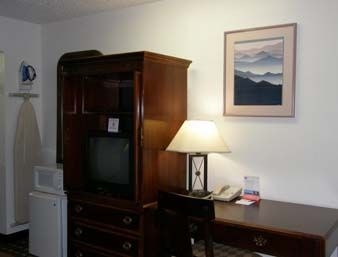 KNIGHTS INN SLATON1