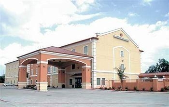 COMFORT INN & SUITES4
