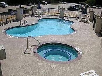 Americas Best Value Inn & Suites2