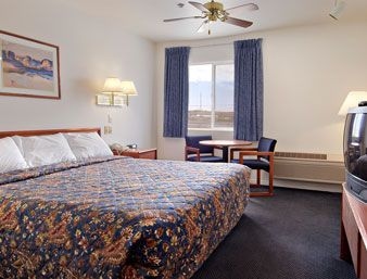 RAMADA LIMITED GREEN RIVER4