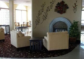 COMFORT INN & SUITES CHESAPEAKE0