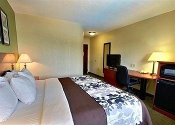 SLEEP INN EMPORIA0