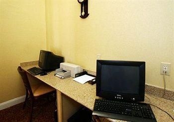 COMFORT INN MARTINSVILLE1