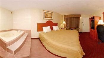 QUALITY INN PETERSBURG4