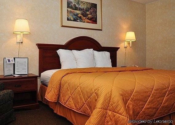COMFORT INN BURKEVILLE3