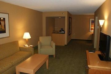 DOUBLETREE BY HILTON RICHMOND1