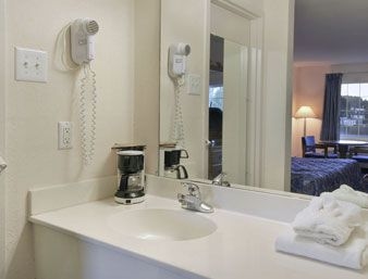 HOWARD HOHNSON EXPRESS INN1