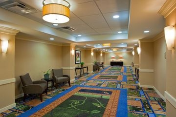 HOLIDAY INN EXPRESS4