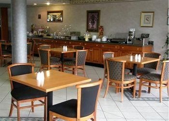 QUALITY INN TROUTVILLE3