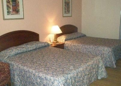 ECONO LODGE COLONIAL HEIGHTS3