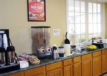 ECONO LODGE COLONIAL HEIGHTS1