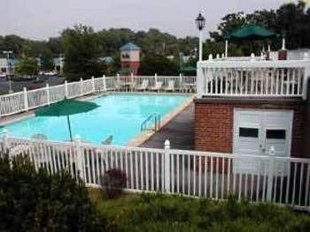 QUALITY INN WAYNESBORO1