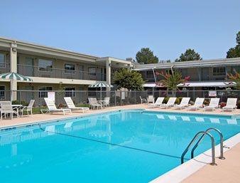 DAYS INN WILLIAMSBURG COLONIAL1