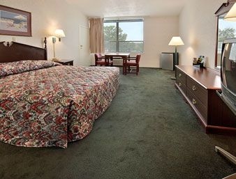 SUPER 8 WILLIAMSBURG/COLONIAL4