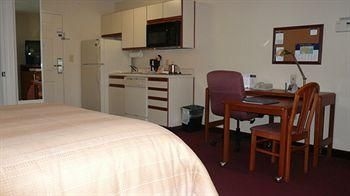CANDLEWOOD SUITES NEWPORT NEWS/YORKTOWN4