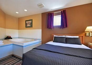 ECONO LODGE CLE ELUM2