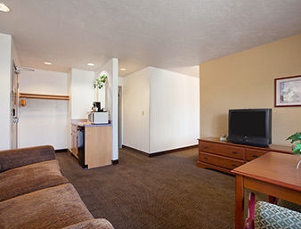 SUPER 8 KELSO LONGVIEW AREA3