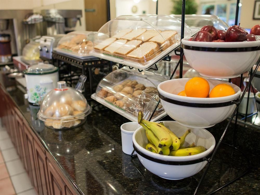 COMFORT INN LACEY4