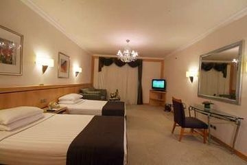 Hilton3
