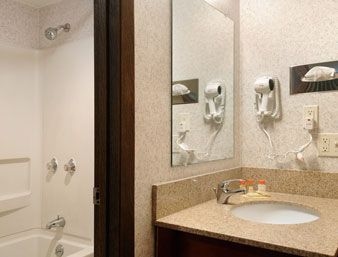 DAYS INN APPLETON3