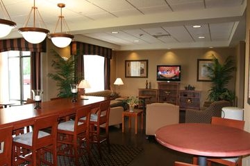 HAMPTON INN ELKHORN1