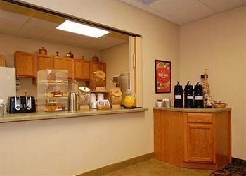 ECONO LODGE TOMAH3