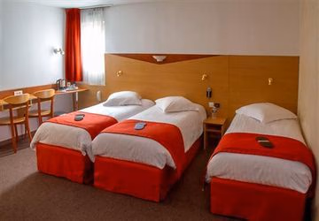 Kyriad Centre Port4