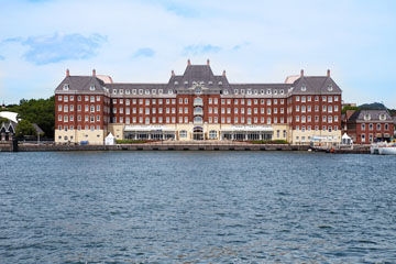 โฮเทล เดนฮาก ฮุยส์ เทน บอช (Hotel Denhaag Huis Ten Bosch)1