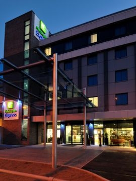 Holiday Inn Express T51