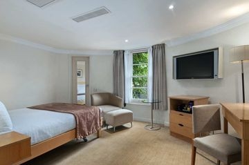 Hilton London Green Park Hotel0