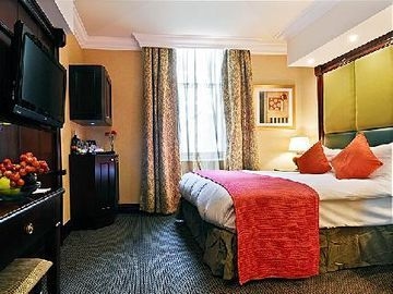 Shaftesbury Hyde Park Int1