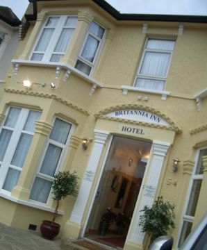 โรงแรมบริแทนเนีย อินน์ (Britannia Inn)0