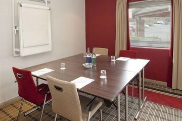 HOLIDAY INN EXPRESS3