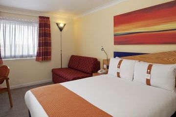 HOLIDAY INN EXPRESS1
