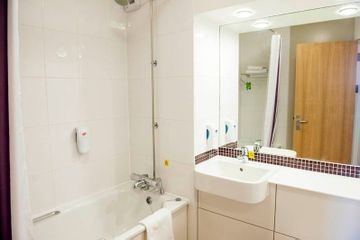 PREMIER INN SUTTON HARBOUR1