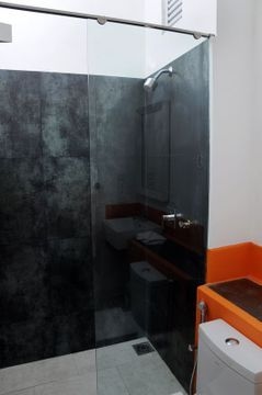 Hotel J1